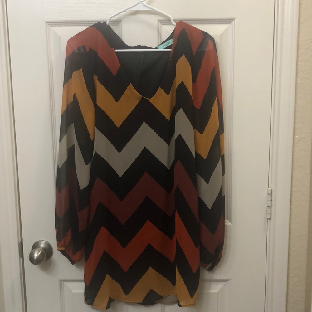 Cute dress, sheer sleeves